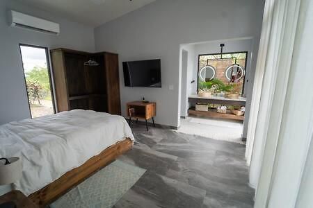 Modern Villa Overlooking Macal River Valley Benque Viejo Del Carmen Luaran gambar
