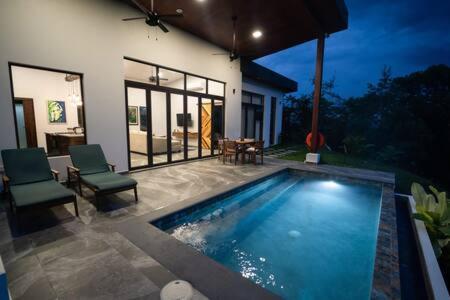 Modern Villa Overlooking Macal River Valley Benque Viejo Del Carmen Luaran gambar