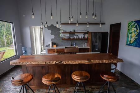Modern Villa Overlooking Macal River Valley Benque Viejo Del Carmen Luaran gambar